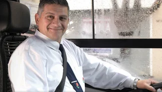 Qué sueldo cobraría un chofer de colectivo con dolarización