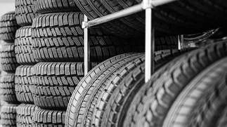 Alerta en el sector neumático: Pirelli suspende parte de su producción en el país