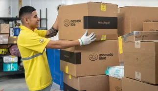 Amazon vs. Mercado Pago: sueldo para trabajar en un depósito de ecommerce