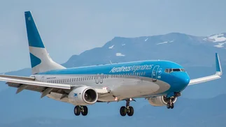 Retiros voluntarios masivos y plan de ajuste: ¿qué puede pasar con Aerolíneas Argentinas?