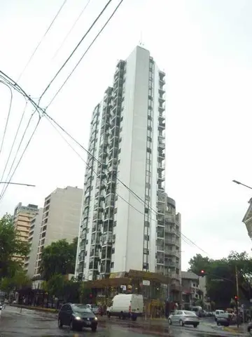 Departamento de tres ambientes en Avenida San Martín.