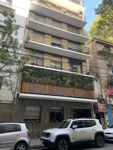 Departamento de tres ambientes en Recoleta.
