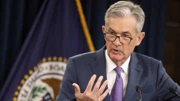 Bitcoin retrocede tras declaraciones de Powell: el impacto de las tasas en el mercado cripto