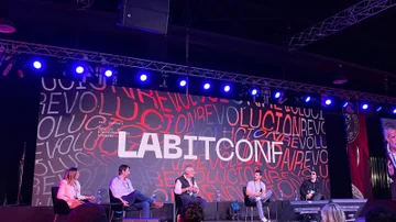 El espacio cripto, duro contra el peso digital de Massa: Las monedas estatales sólo sirven para controlar