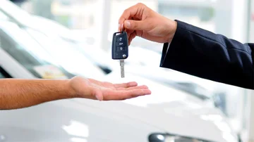 Startup lanza solución para alquilar un auto, generar ingresos como chofer de Uber y luego comprarlo