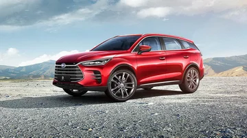 Gigante automotor chino llega a la Argentina y busca ejecutivos: los planes de BYD en el país