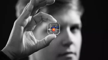 Neuralink, de Elon Musk, tiene competencia: una startup avanza con su propio chip cerebral en humanos