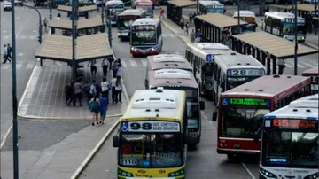 Pagos contactless en transportes: cuándo llegarán a los colectivos de la Ciudad de forma masiva