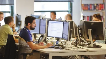 Los superagentes llegaron al país: la innovación que ya usan Mercado Libre, Naranja X y otras empresas