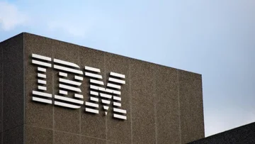 IBM despide a 8.000 trabajadores y contrata nuevos empleados especializados en IA