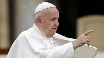 El Gobierno decretó una semana de duelo por la muerte de Francisco: qué actividades serán afectadas