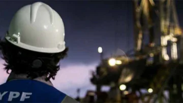 Cómo ganar dólares invirtiendo en YPF