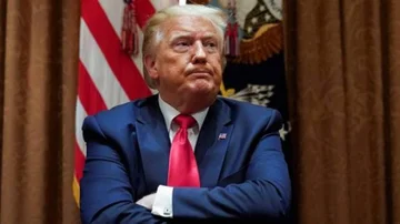 El escándalo cripto de Trump: una cena con inversores de su memecoin genera pedidos de destitución