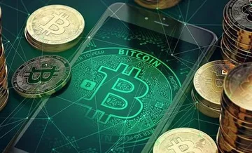 Le pisa los talones a MicroStrategy: empresa supera los 1.000 Bitcoin en sus reservas y acecha a Saylor