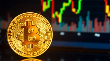 Bitcoin rumbo a los u$s100.000: el dólar débil y los ETF lo empujan al alza