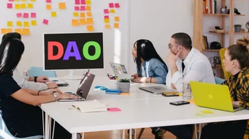 Las DAO ganan terreno en la región: así son las organizaciones que reparten poder con tokens y blockchain