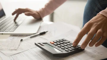 Boom de outlets de celulares y PC: cómo comprar 60% más barato, en cuotas y con garantía