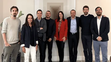 Telefónica se une a Cardano para invertir en una firma cripto: sus planes para llegar a Latinoamérica
