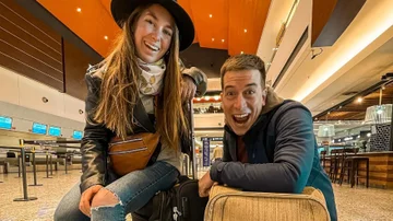 Te comprás un auto en 2 semanas: pareja de argentinos revelan cuánto se gana en una cafetería de Australia