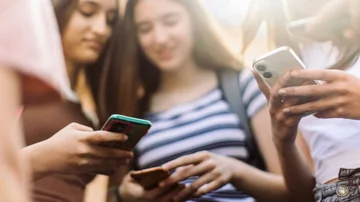 Meta extiende la protección a menores de edad a sus otras 2 plataformas insignia: Facebook y Messenger