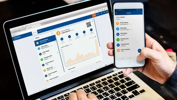 Con apoyo de Telefónica y BBVA, un gigante cripto llega a Argentina: sortea 2 viajes a España para celebrar