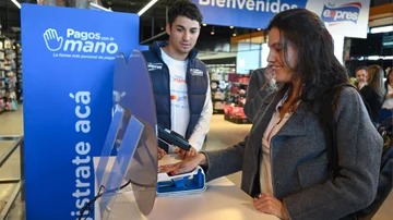 Ni tarjeta ni efectivo, pagá con la mano: Mastercard avanza con su sistema biométrico muy cerca de Buenos Aires