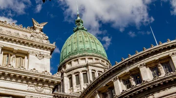 Milei avanza con el uso de la IA en áreas del Estado con el cambio de una decisión administrativa