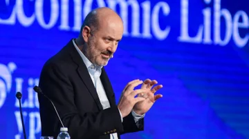 Reforma laboral de Ley de Bases: Sturzenegger aplica modificaciones en la reglamentación del proyecto