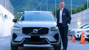 Martín Demichelis recibe un auto eléctrico por su llegada a Rayados: cuál es y cuánto cuesta