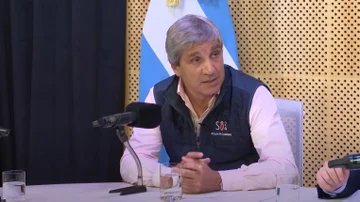 Peso, créditos bancarios y tasas: las definiciones de Caputo en el segundo programa del streaming de Economía