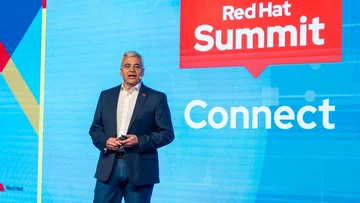 Inteligencia artificial, nube y código abierto: el modelo Red Hat para que las empresas hagan más a bajo costo