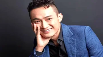 Justin Sun, el empresario que pagó 6,2 millones de dólares por una banana