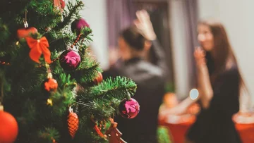 Cómo cuidar la economía al hacer las compras para las fiestas y evitar empezar el 2025 con deudas