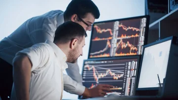 Una encuesta reveló que los usuarios de criptomonedas confían en una IA para el trading