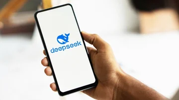 IA: DeepSeek sacude la competencia global con su nuevo modelo de codificación y matemáticas