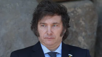 Javier Milei: No existe más el dólar oficial, hay un dólar único que es el de mercado