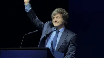 Javier Milei: Estoy sacando pesos de la economía y por eso cae el valor del dólar