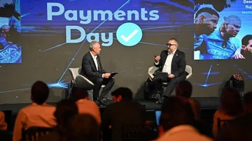 Pagos con la cara y cero efectivo: cómo es la tecnología financiera que redefinirá la experiencia en los estadios