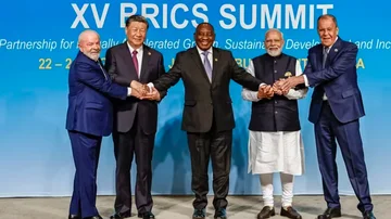 La apuesta de los BRICS por una nueva moneda: ¿podría el oro ser la clave?