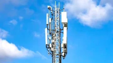 Telecom puso en marcha los clusters de conectividad rural en alianza con importante firma del agro