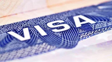 En qué momento se podrá viajar a EE.UU. sin visa, según la funcionaria que se reunió con Milei