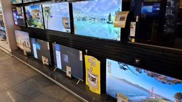 Supermercados venden televisores baratos, con descuentos y cuotas