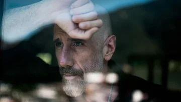 Cómo es el método de Isra Bravo, el copywriter español que enseña a vender