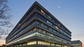 UBA lanza maestrías virtuales en IA, análisis de datos y finanzas digitales: cómo inscribirse