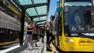 Viajar sin efectivo: cómo el transporte público impulsa una nueva etapa en la digitalización de pagos