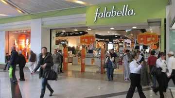 Ropa, celulares, TV, electro: con dólar a $46, el Índice Falabella te muestra si Argentina es más barata que Chile