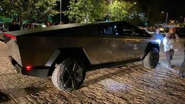 El Tesla Cybertruck ya está a la venta en Argentina: cuánto cuesta importarlo de forma particular