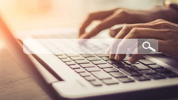 La compañía rival de ChatGPT presentó su navegador con IA: ¿Qué funciones ofrece y cómo descargarlo?