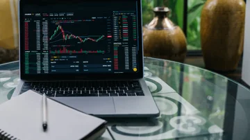 La criptomoneda que se catapultó 60% en una semana, pero que genera alerta en los expertos