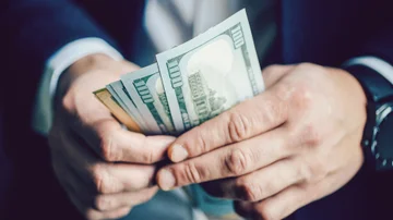 El dólar blue sube a $1.430 y los financieros concluyeron en alza